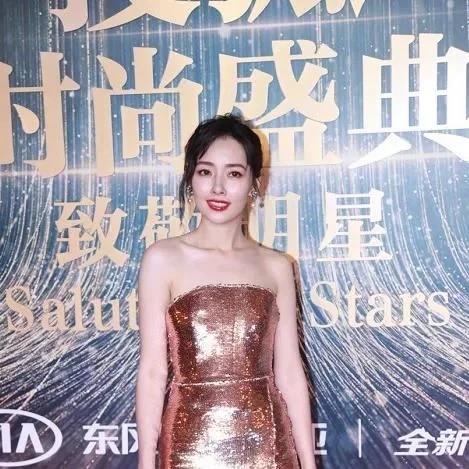 向太力挺穿衣自由，名媛培训班谣言不攻自破