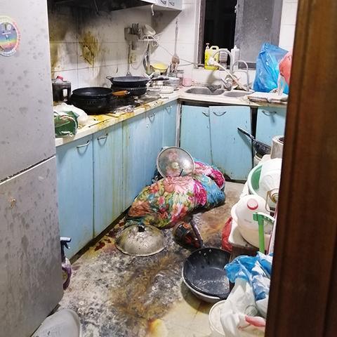 外卖小哥超时救火被扣分，4次申诉驳回后，平台暖心反转引发热议