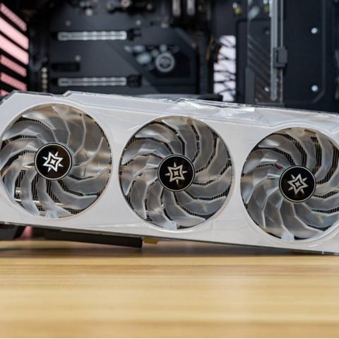 DLSS4.5画质飞跃揭秘！《赛博朋克2077》视觉革命震撼来袭