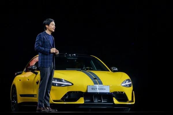 小米SU7车模遭拒,雷军上市后自购尝鲜体验 小米SU7车模遭拒,雷军上市后自购尝鲜体验