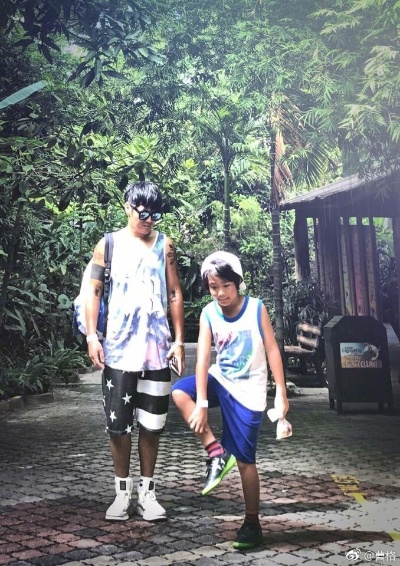 曹格晒儿子近照藏游戏秘密,亲子互动如何用游戏秒变战友? 曹格晒儿子近照藏游戏秘密,亲子互动如何用游戏秒变战友?