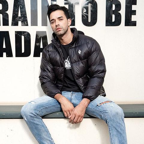 波司登羽绒服低充绒量引热议，揭秘性价比之谜