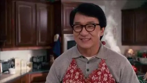 糊涂父亲挑战记：成龙《过家家》温情演绎新家庭价值