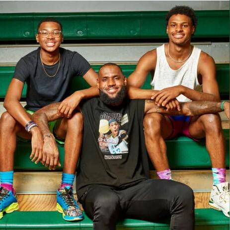 为什么勒布朗·詹姆斯成2026年被骂最多运动员？背后3个扎心真相