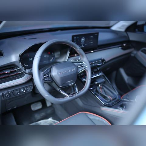 小米200公里急刹测试揭秘：瞬间停稳，性能卓越