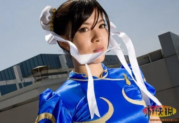 春丽COS绝美还原，日本妹子被夹体验新升级