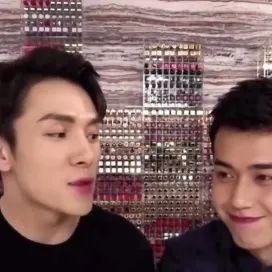 网友热议：道歉男子竟是常客，蹭热度背后有何目的？