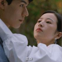 游戏里的情谊真能抗住现实？那些从开服陪到关服的玩家，藏着最戳人的真相