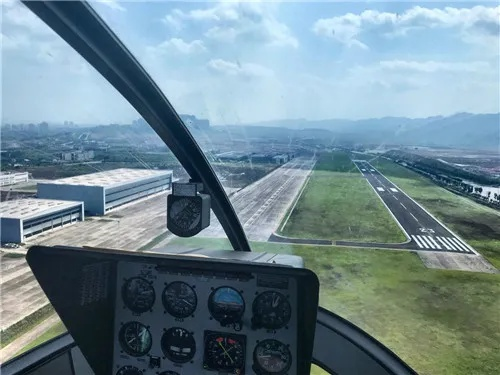 首飞体验仅需10分钟，39.9万起直升机轻松上手！