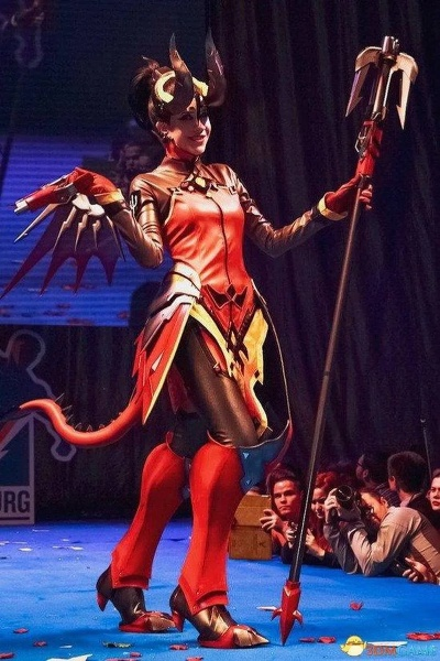 逆天手办女主惊艳亮相，完蛋美女魅魔性感尺度新突破