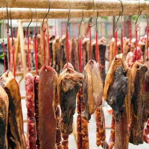 女子求助杀年猪,网友助力5头猪狂欢,年味更浓! 女子求助杀年猪,网友助力5头猪狂欢,年味更浓!