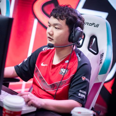 EDG中单Scout核酸阳性，S14春决前的变数，玩家最关心的3个游戏影响