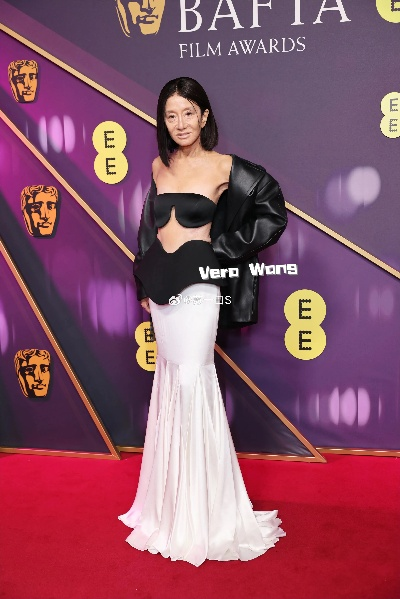 羊蹄山之魂主演BAFTA红毯惊艳亮相，自信风采引关注！