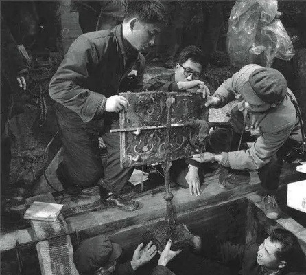 古墓探险派对:北京潘家园摸金新体验 古墓探险派对:北京潘家园摸金新体验