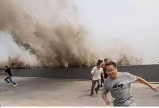 游客拍江面行走男子?别慌!游戏老炮拆解5类水互动BUG与拟真机制 游客拍江面行走男子?别慌!游戏老炮拆解5类水互动BUG与拟真机制