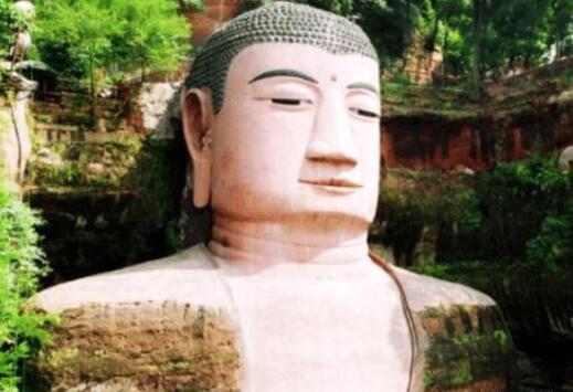 网友晒乐山大佛照片对比照，从「打卡拼图」到「细节破译」玩家才懂的观察密码？