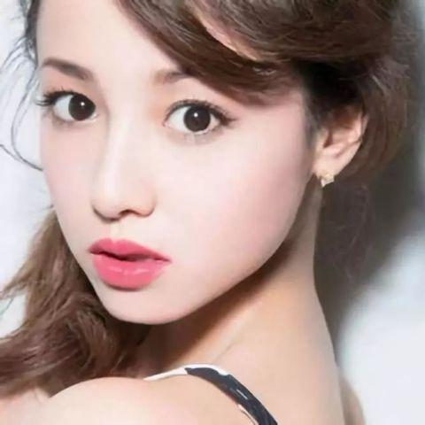 泽尻英龙华恋情曝光：热恋小鲜肉，年龄差引关注