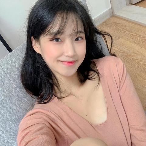 韩国宝藏网红AUDDK美照惊艳曝光，解锁时尚新潮流