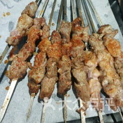 羊肉串价值翻倍,30万高价背后的传奇羊儿 羊肉串价值翻倍,30万高价背后的传奇羊儿