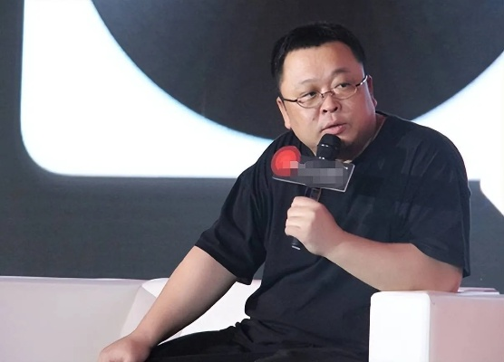 罗永浩污蔑贾国龙：服务员被迫下跪，揭露餐饮行业新痛点