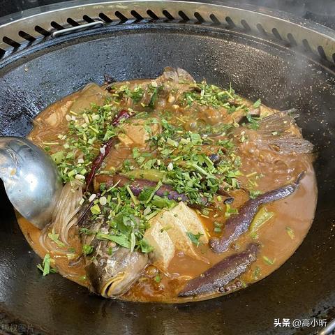 东三省铁锅炖卷成自助？玩家蹲点实测，这波性价比炸了