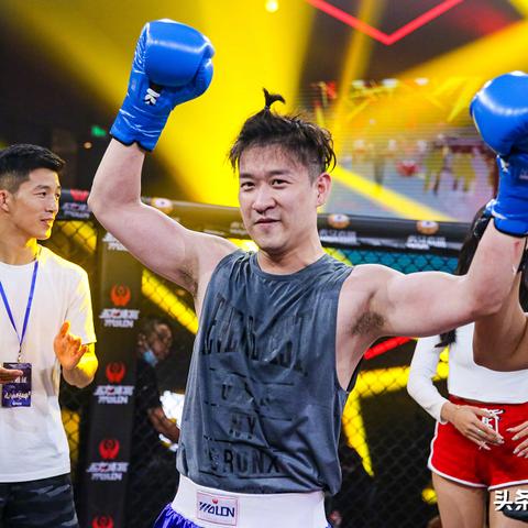 向佐回应退赛上热搜，游戏圈老炮告诉你退赛声明里没说透的实战门道