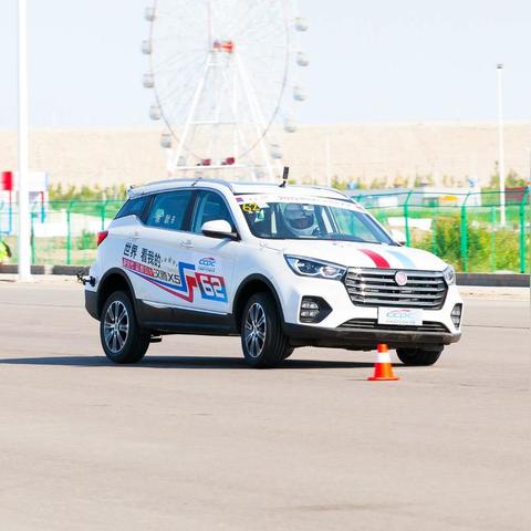 游戏里麋鹿戴的轮胎被取下后，藏着多少你没发现的通关密码？