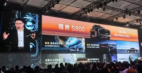 尊界S800自燃真相：官方回应非车辆原因，打火机挤压成祸首