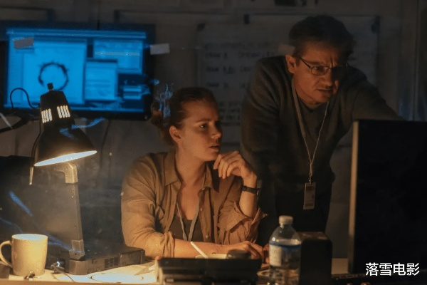 科幻悬疑片惊曝：观感如坐牢，新体验颠覆观影极限