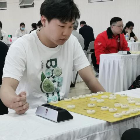 冰面漂移神技！长春第一冰锅稳如泰山，翻不翻？新体验！