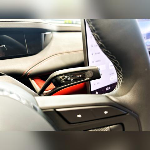 小米SU7预售火爆!订单破10万,配置升级引关注 小米SU7预售火爆!订单破10万,配置升级引关注