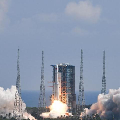 太空滞留9月女航天员退役，揭秘地球回归新篇章