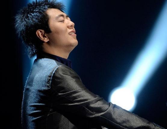 《巨人》结局热议：三笠与让恋情揭秘，情感新篇章！