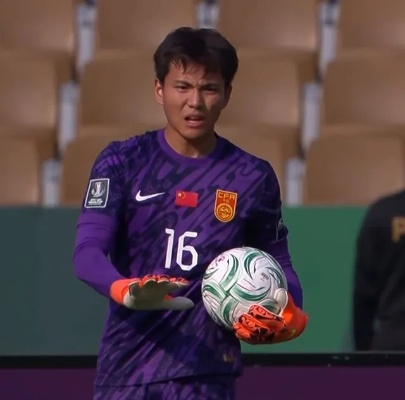 赢球关键：正视差距，李昊国足门神誓言夺回荣耀