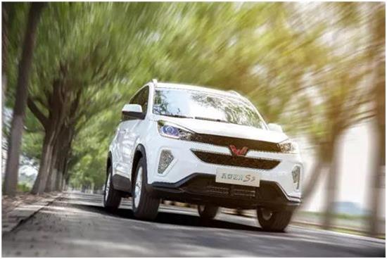 首发车型大揭秘：五菱宏光S领衔《极限竞速：地平线6》新潮流