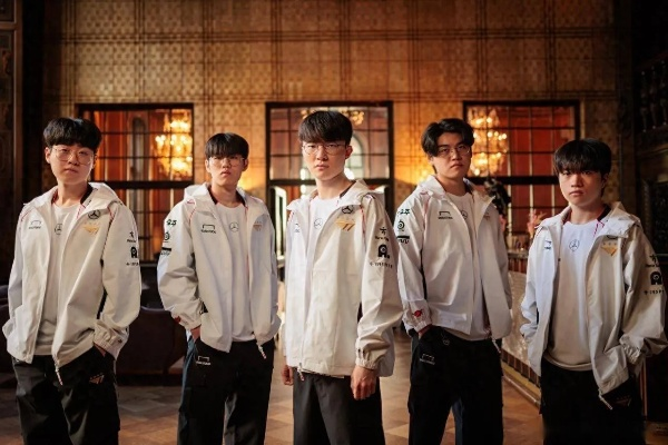 T1夺冠凭什么？拆解S14全球总决赛里藏着的「版本密码」与「团队暗线」