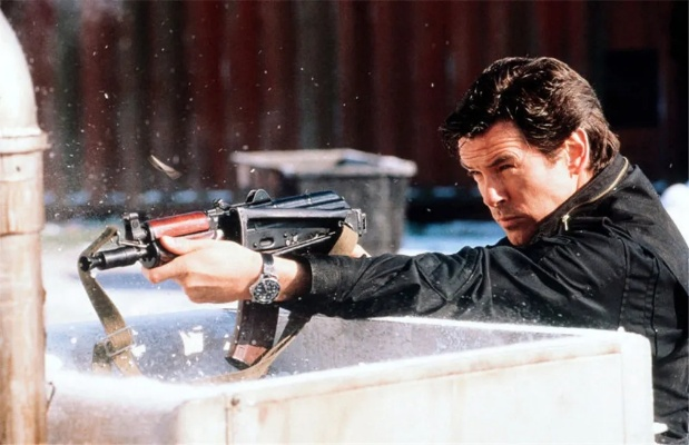 《007》全新力作，致敬邦德精神，创新射击体验