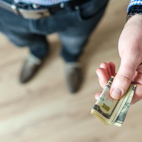 女子18万遗产充值游戏,客服回应协商新解法 女子18万遗产充值游戏,客服回应协商新解法