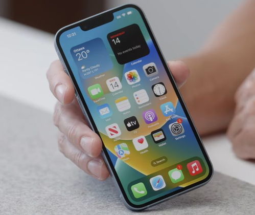 三星手机直角边设计引热议：牛仔裤戳破新体验