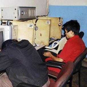 09网吧里藏着多少老玩家的青春密码？那些年一起拼过的通宵局全在这了