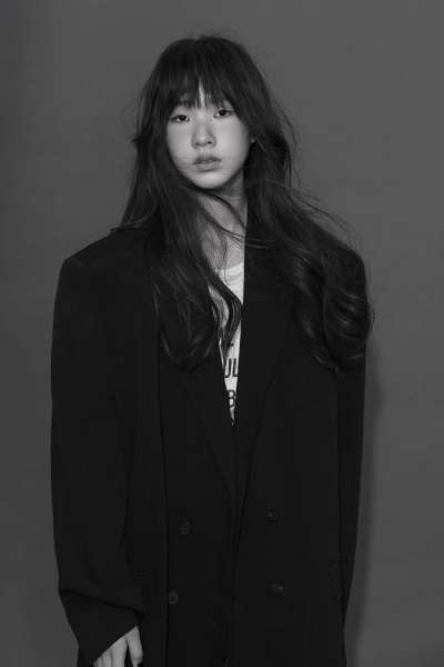 冷艳甜颜合体封面，小S女儿新风格写真惊艳亮相