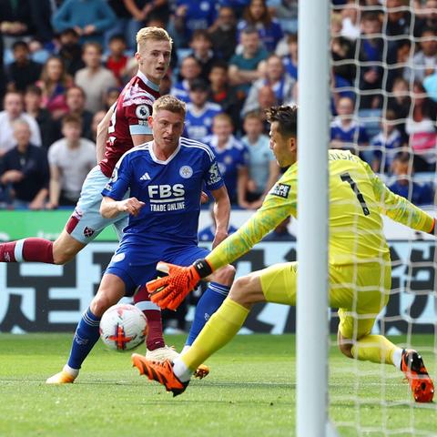 逃生2全流程通关必看,5个被90%玩家忽略的致命细节,看完直接解锁隐藏结局? 逃生2全流程通关必看,5个被90%玩家忽略的致命细节,看完直接解锁隐藏结局?