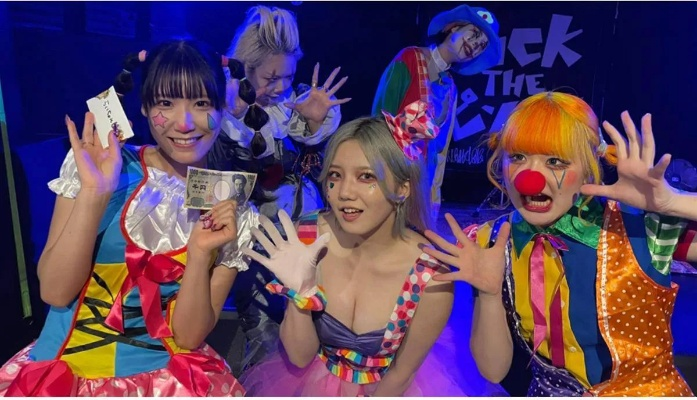 偶像吐槽恶客：入场禁令难挡呕吐冲动