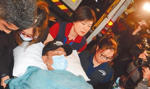 太疯狂！刘德华粉丝朱丽蒨出行惊现“车底藏身”奇观