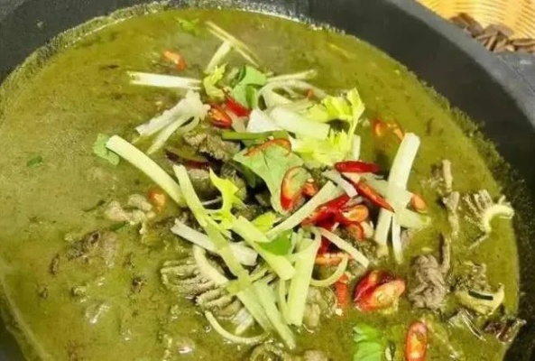 独家揭秘:牛瘪火锅中毒奇遇,野菜变身蓝手之谜 独家揭秘:牛瘪火锅中毒奇遇,野菜变身蓝手之谜