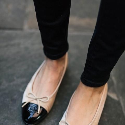 香奈儿芭蕾鞋引热议：网友称需躺穿才懂新潮流价值