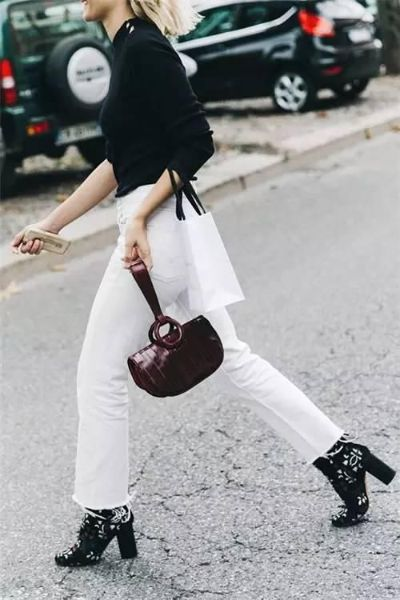 豆包穿搭秘籍：卷裤脚背后的潮流智慧大师