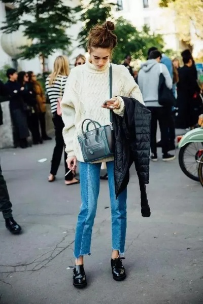 豆包穿搭秘籍：卷裤脚背后的潮流智慧大师