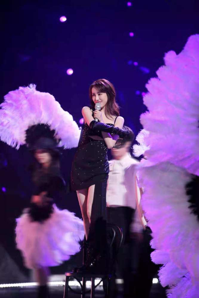 鞠萍姐姐42年陪伴,儿童节告别舞台,传承童趣新篇章 鞠萍姐姐42年陪伴,儿童节告别舞台,传承童趣新篇章