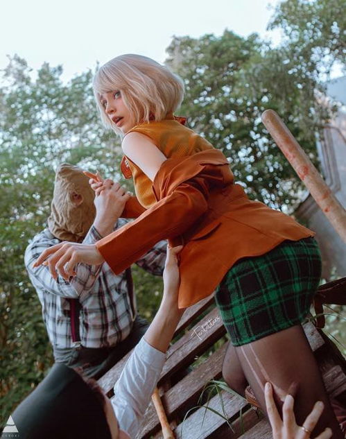 祖父离世催泪改写，碍事梨体模cos惊艳回归，缅怀新篇章